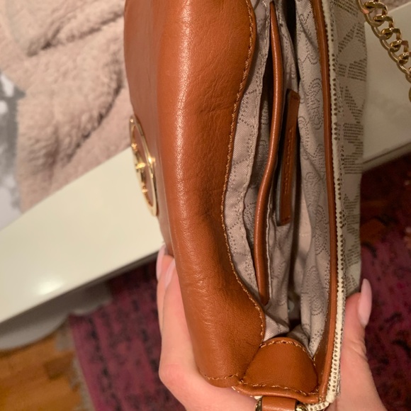 Michael Kors crossbody bag - Picture 5 of 7